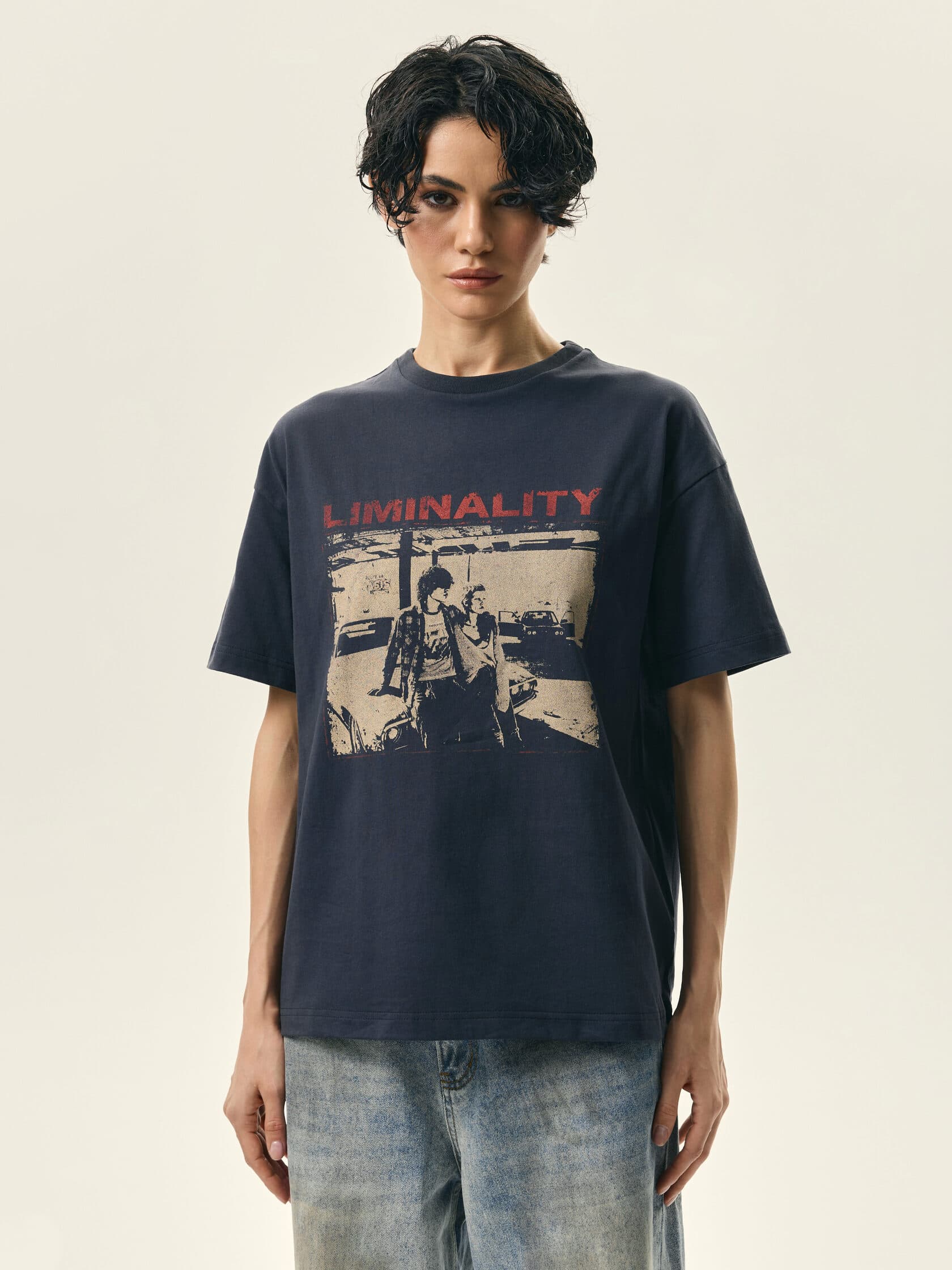 Футболка LIMINALITY