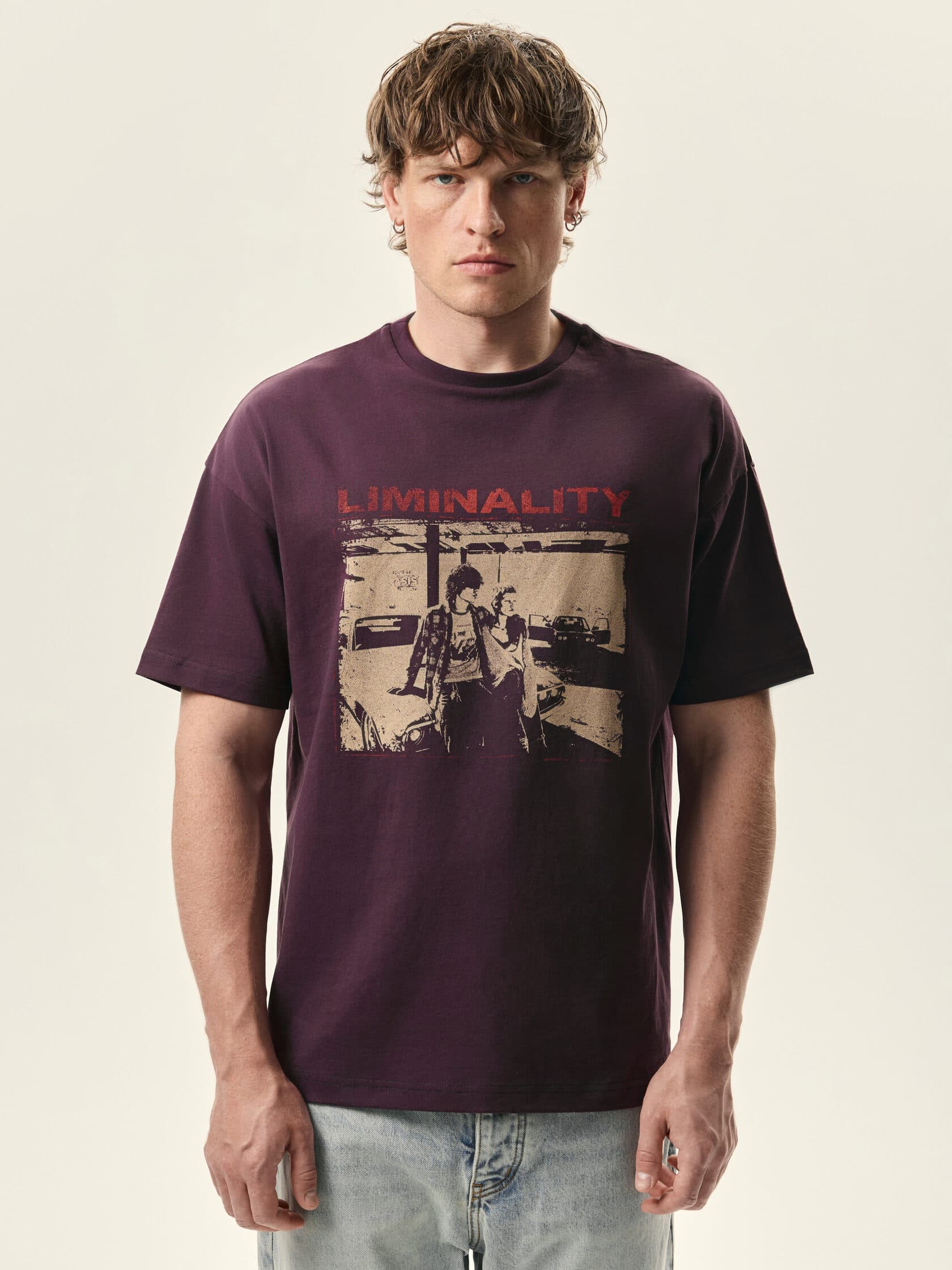 Футболка LIMINALITY